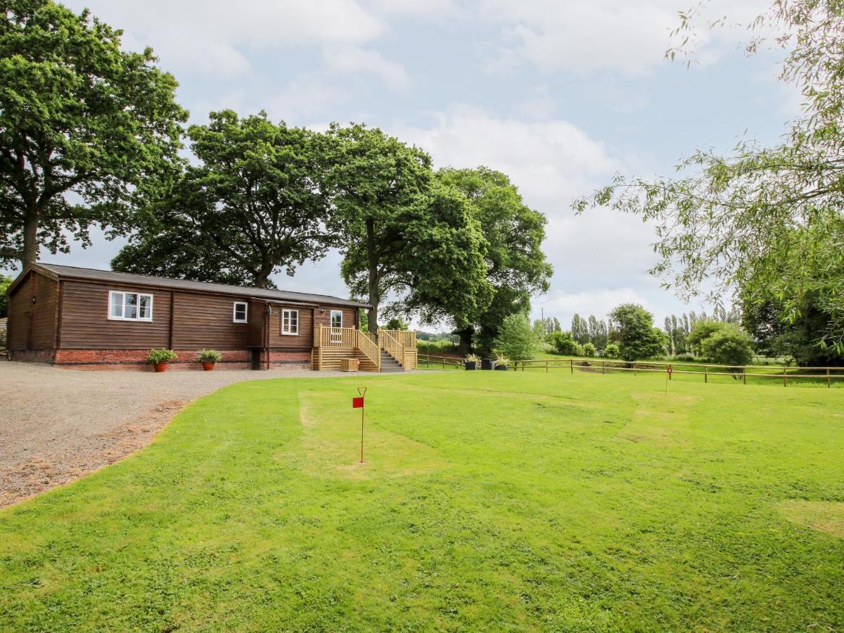 The Log Cabin Tenbury Luaran gambar
