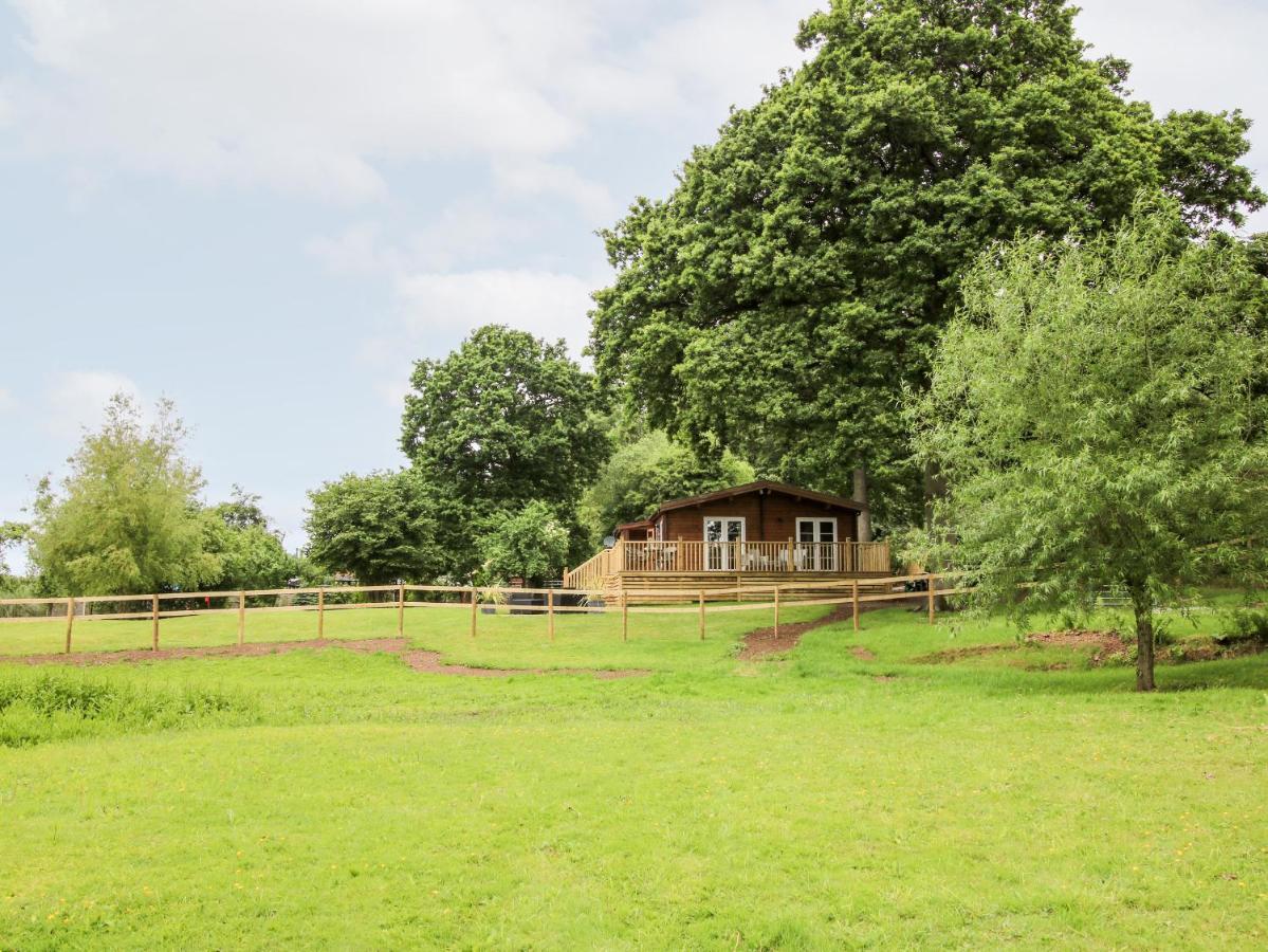 The Log Cabin Tenbury Luaran gambar