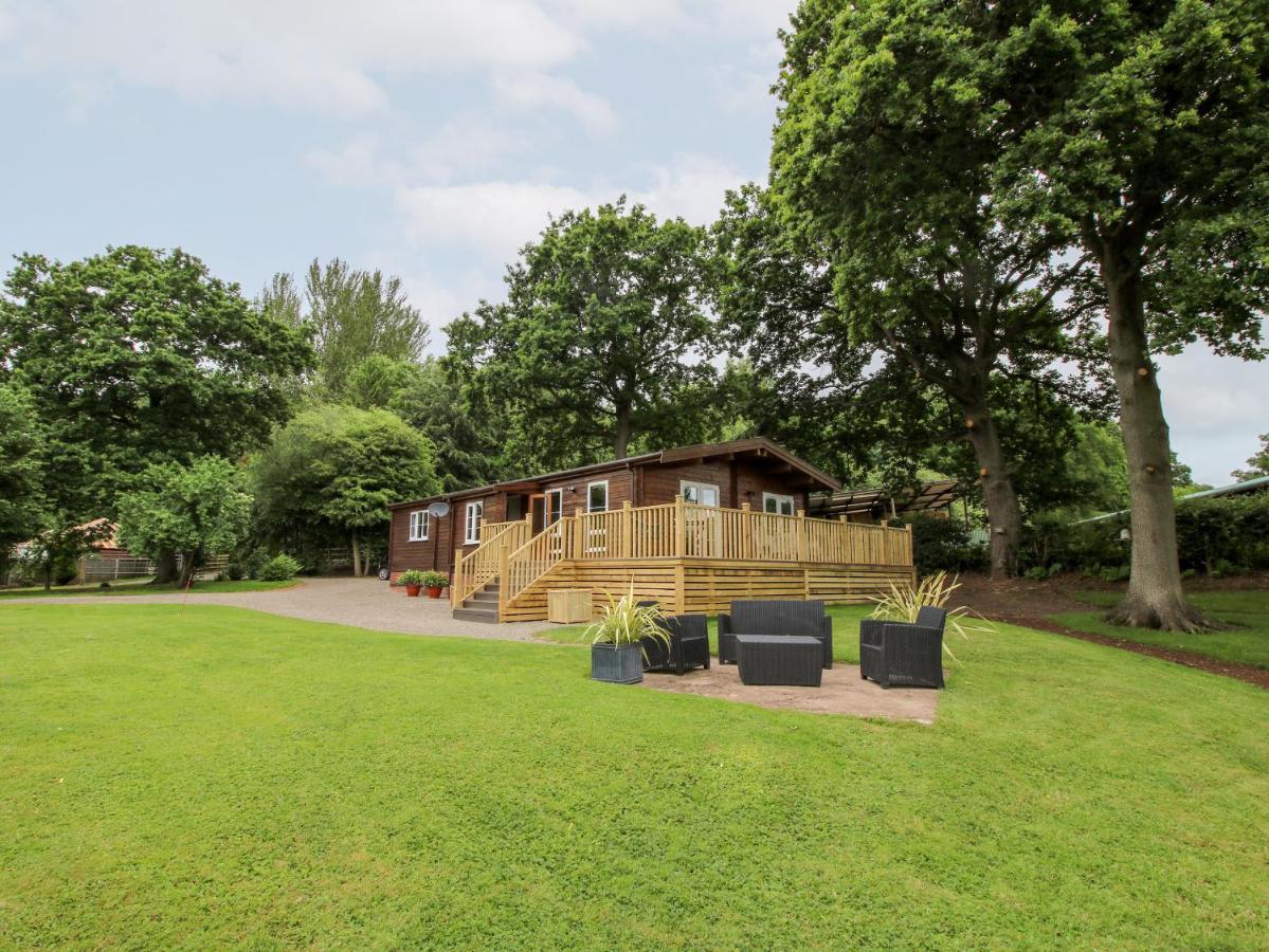 The Log Cabin Tenbury Luaran gambar