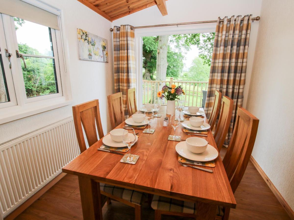 The Log Cabin Tenbury Luaran gambar