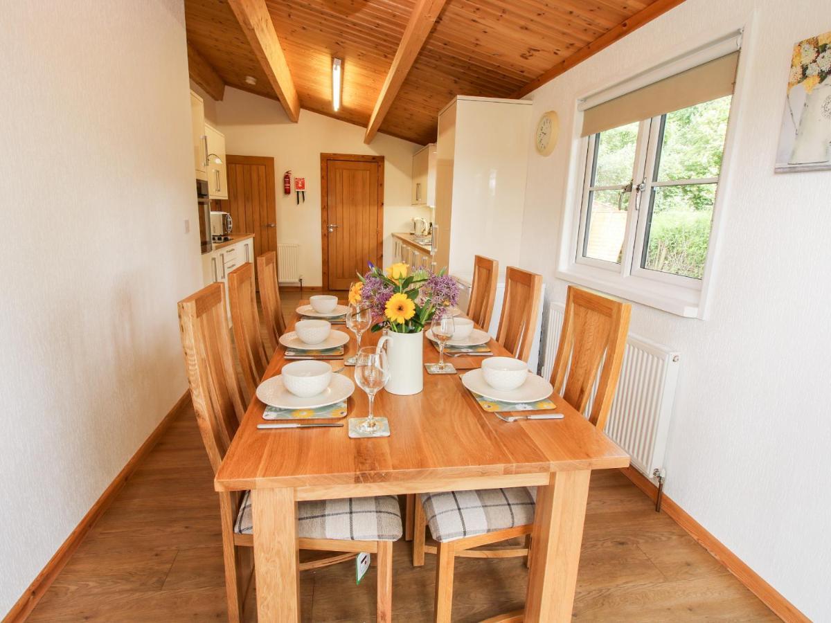 The Log Cabin Tenbury Luaran gambar